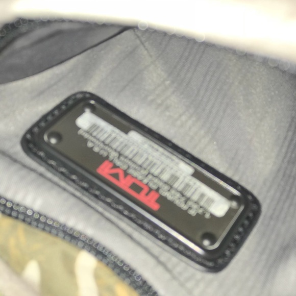 Tumi cove back pack leaf camo - Picture 4 of 6